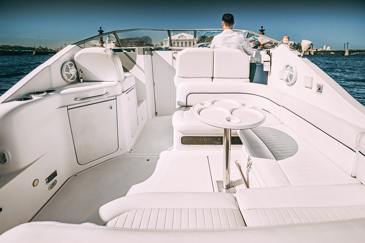 Катер Bayliner 305 «Дыхание ветра»